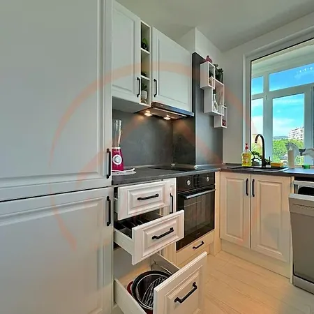 Stylish 1br With Luxe Amenities * Varna
